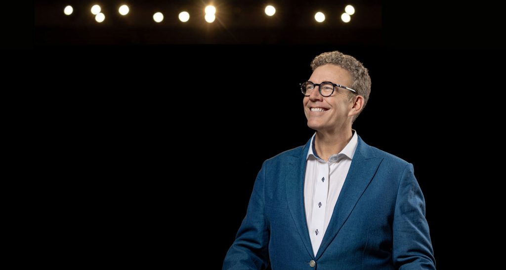 Adam Christing, America’s Most Popular Corporate Emcee And Clean Comedian, Appears On The WOW Factor Podcast