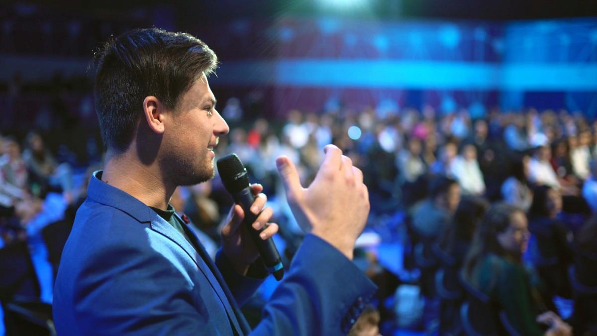 How Do You Introduce Yourself As An Emcee