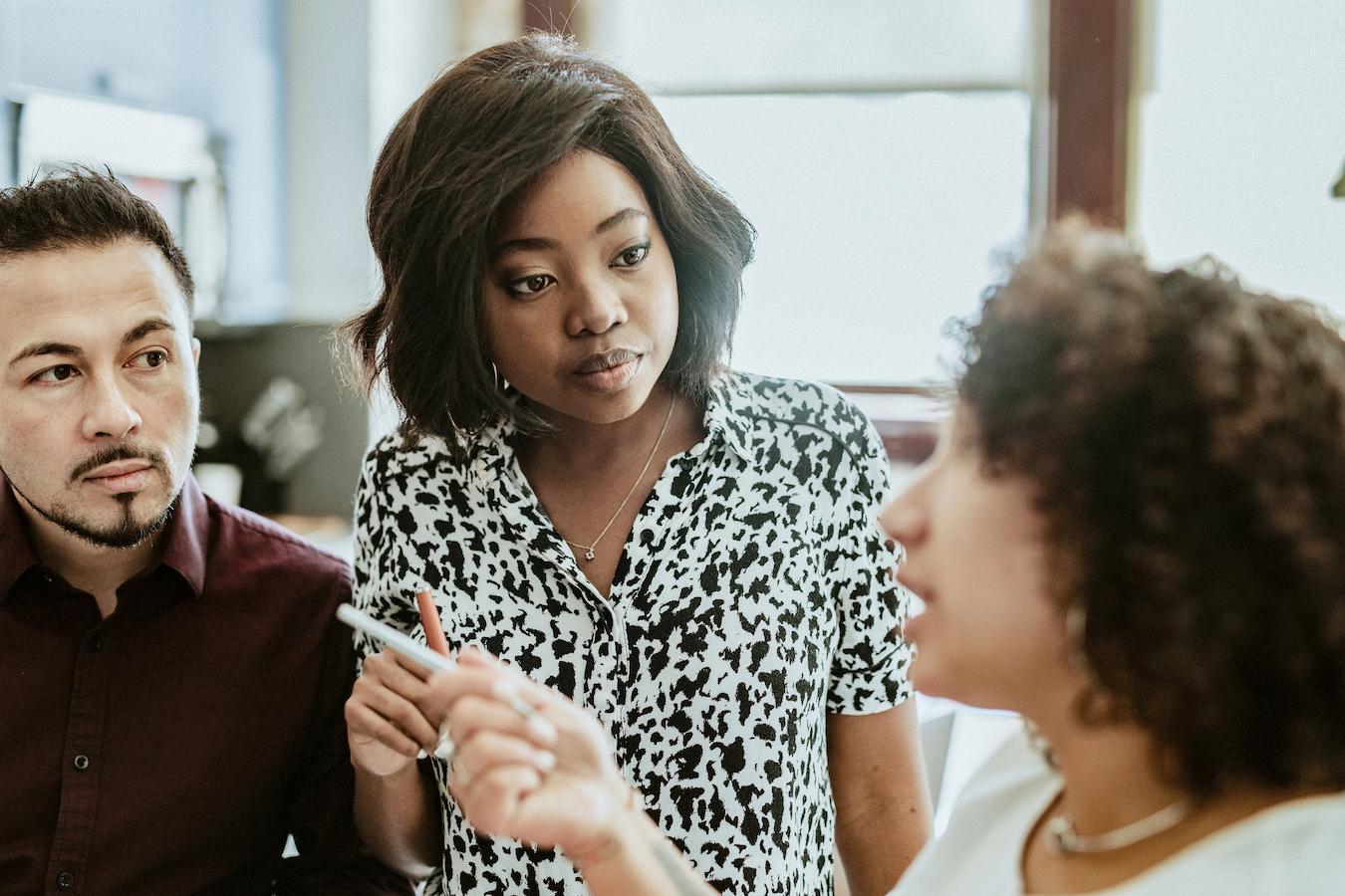 11 People Skills That Will Set You Apart from the Crowd