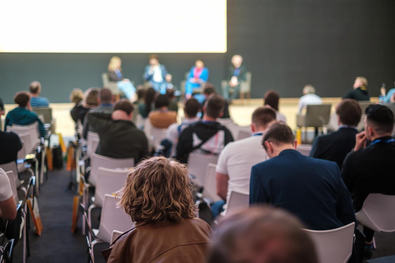 Roles & Responsibilities Of A Discussion Moderator